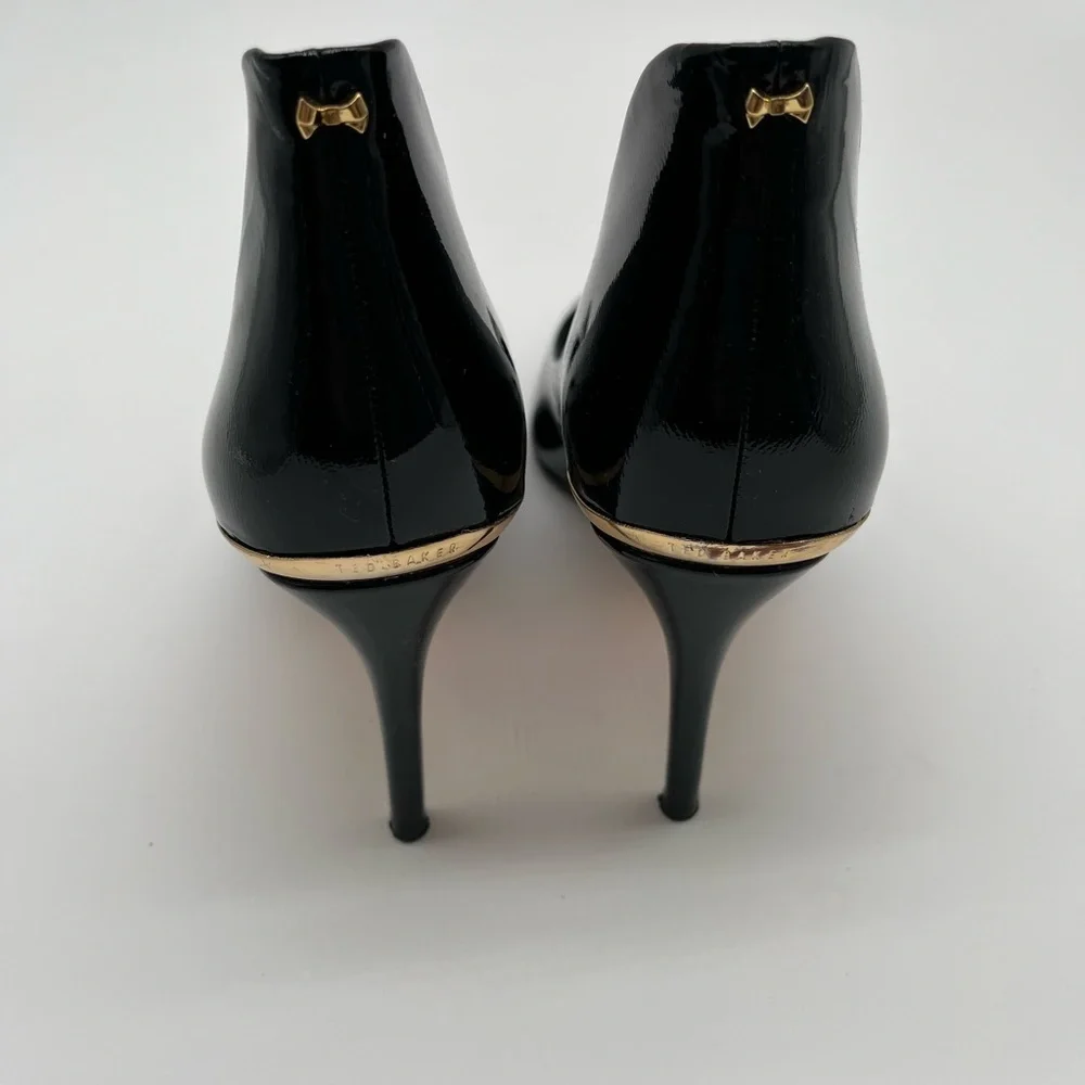 Ted Baker London Black Patent Leather Gold Bow Heels Women Size 41/10.5 BLEMISH